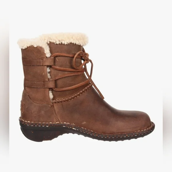 UGG Womens Caspia Chocolate Leather Sheepskin Boot Bootie Lace Size 9 New InBox